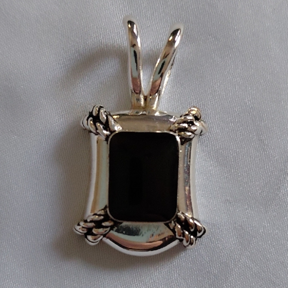Avon Silver and Black Pendant Necklace